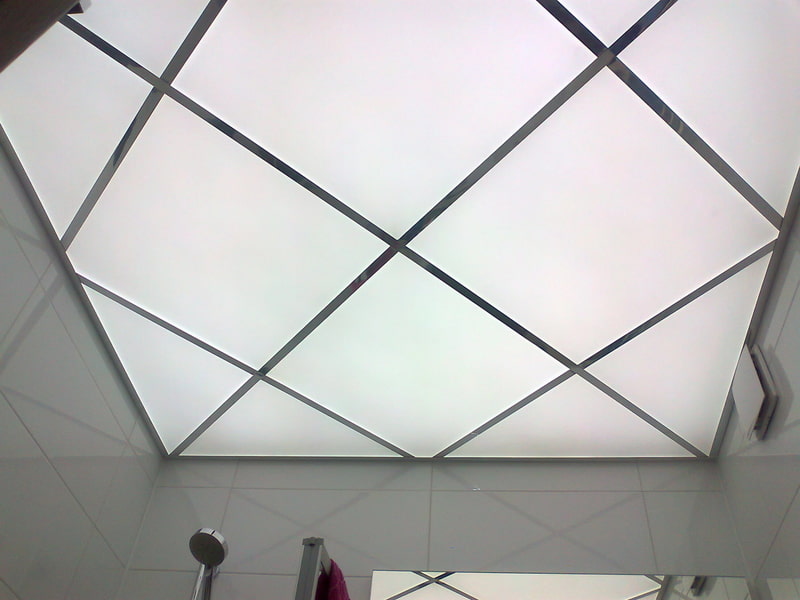 Потолок из оргстекла с подсветкой - необычность, красота и функциональность