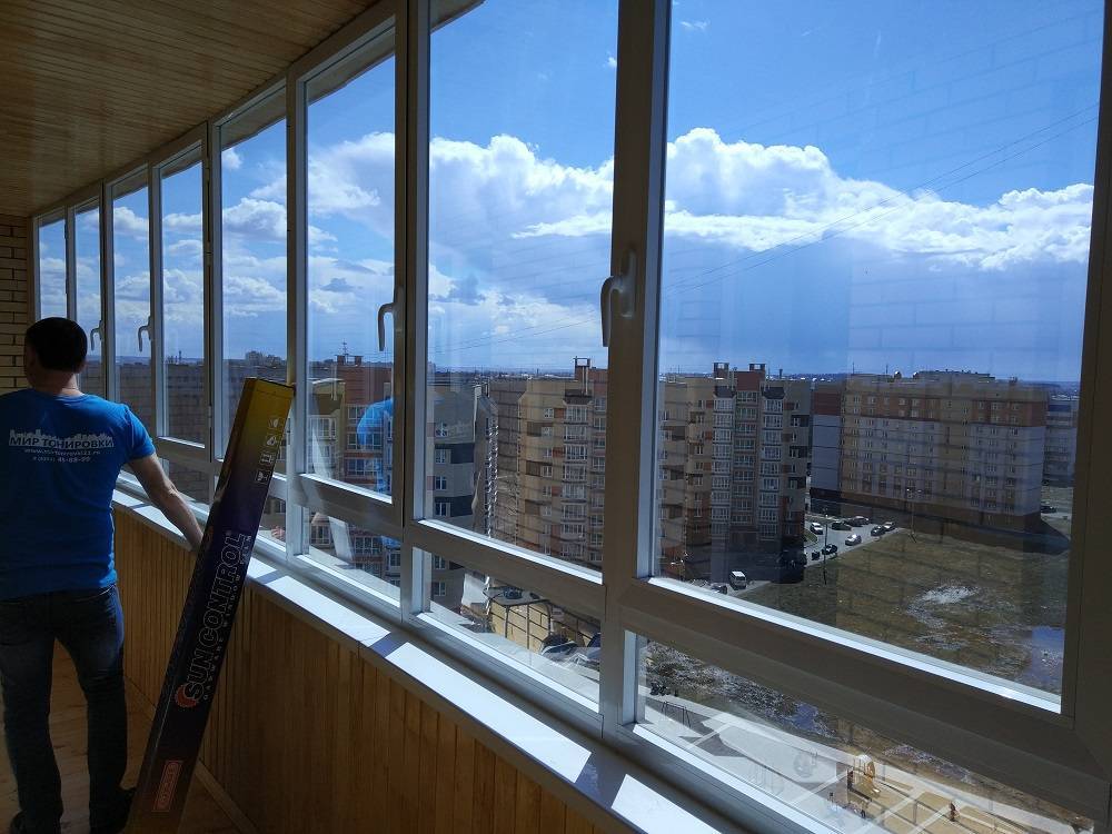 Тонировка балкона: зачем она нужна, как затонировать стёкла самостоятельно