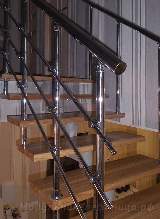 Кованые лестницы на второй этаж в интерьере