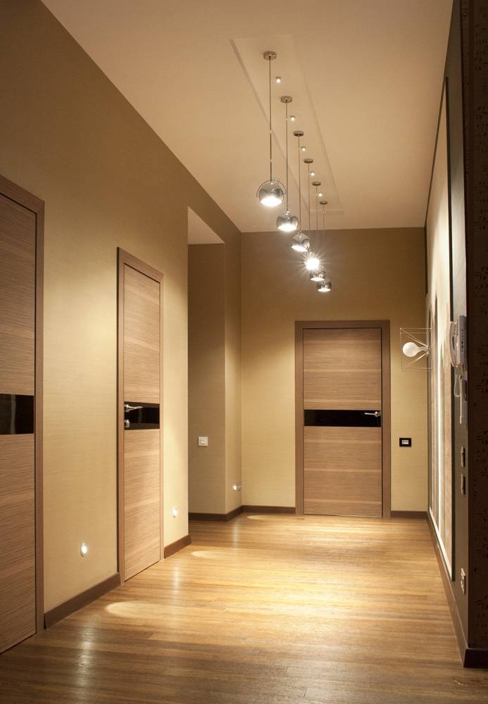 Современное освещение в коридоре: как расставить светильники, чтобы пространство выглядело стильно (74 фото)