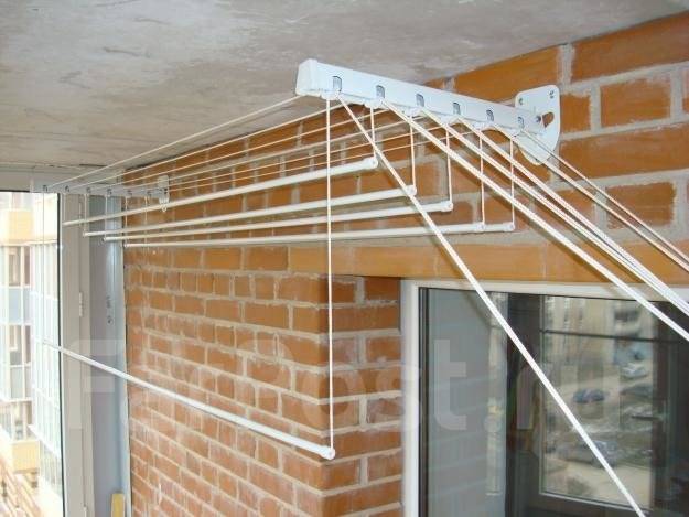 Как сделать бельевую веревку на балконе - мастерсам