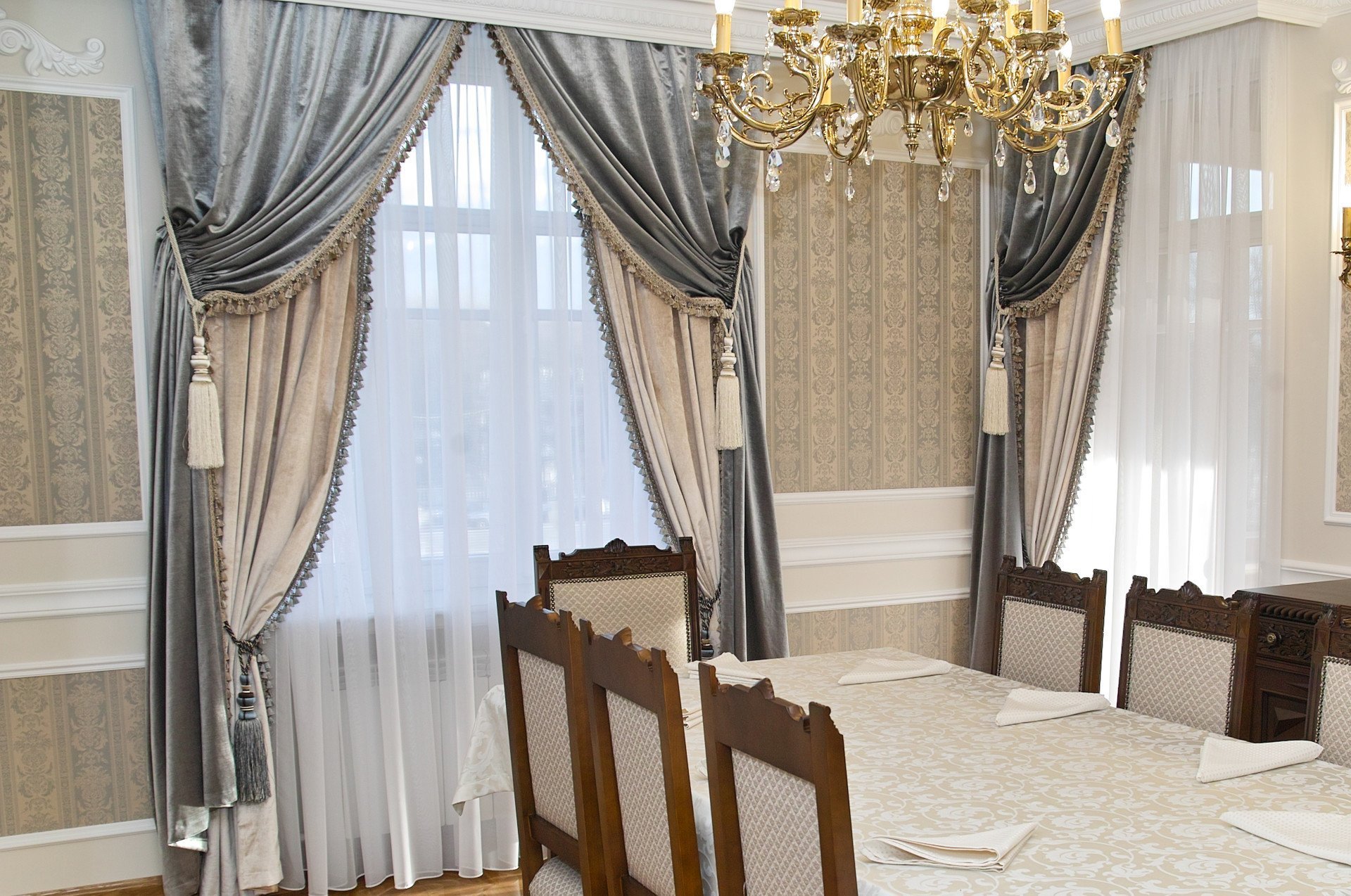 Классические шторы для гостиной - фото и мнение специалистов