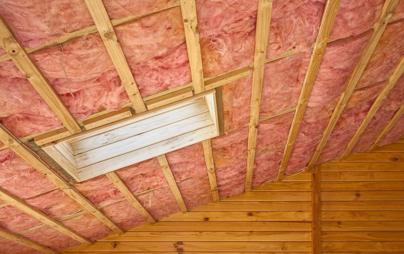 Как утеплить крышу дома изнутри, чтобы не было конденсата?