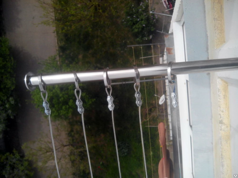 Бельевые веревки на балкон с креплением на стену для сушки: как повесить и завязать своими руками