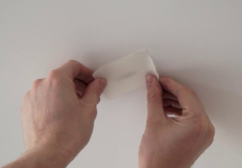 Как заклеить натяжной потолок после пореза своими руками